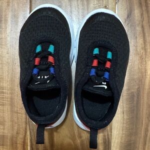 Nike Kids Black Sneakers — size 6c